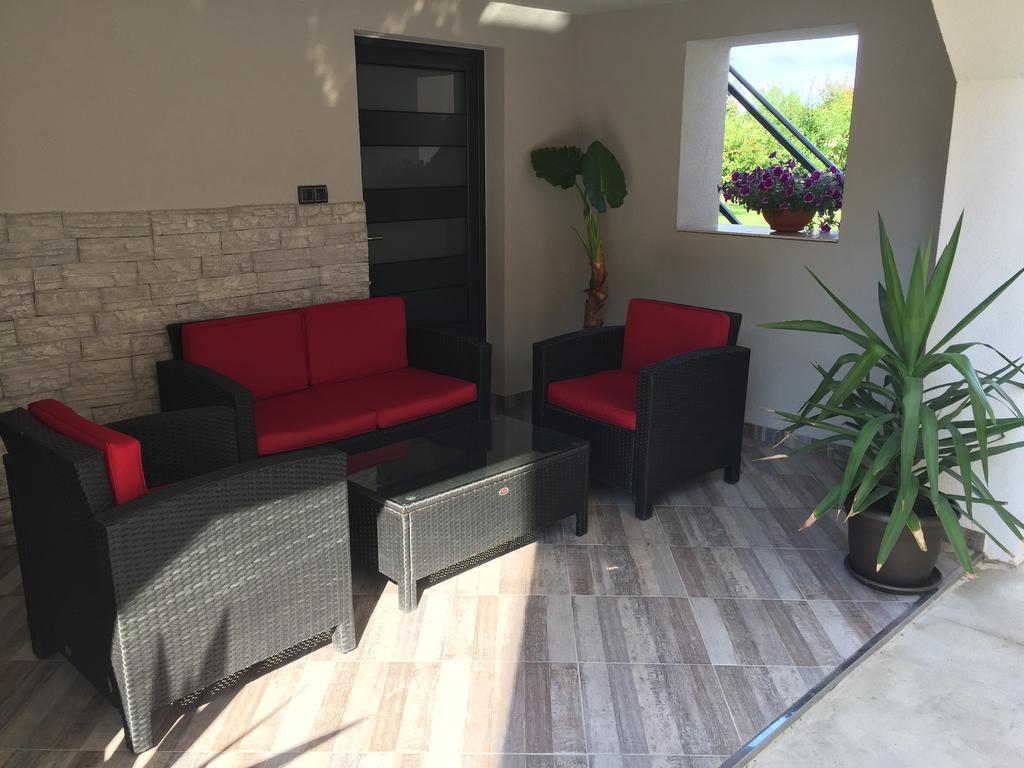 Apartmani Mila Лакташи Экстерьер фото